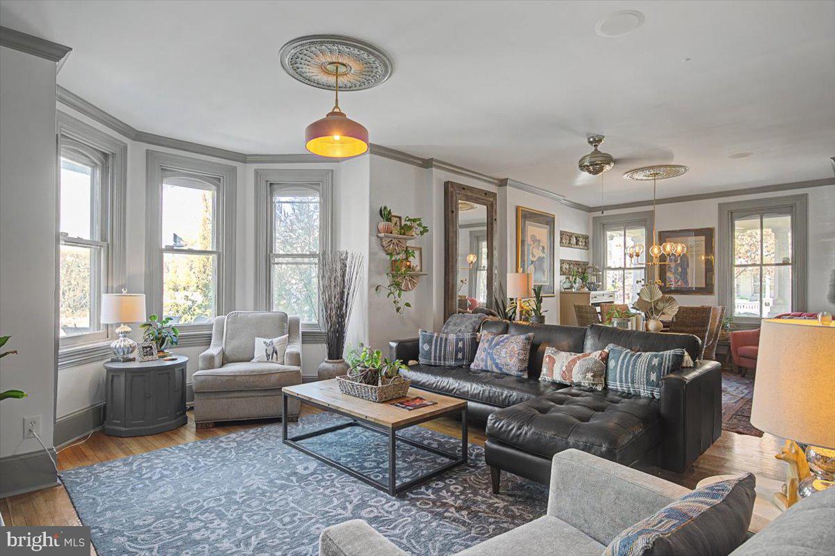 FORTY ACRES - Residential