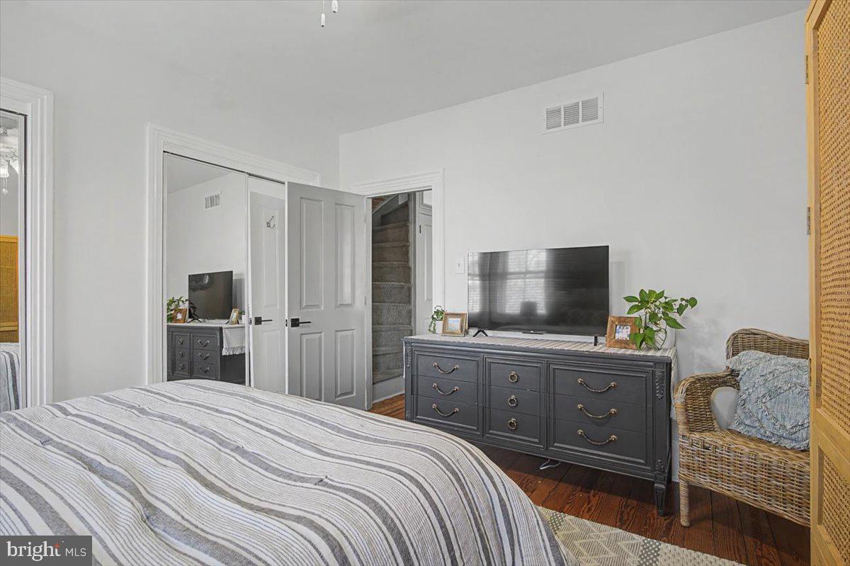 FORTY ACRES - Residential