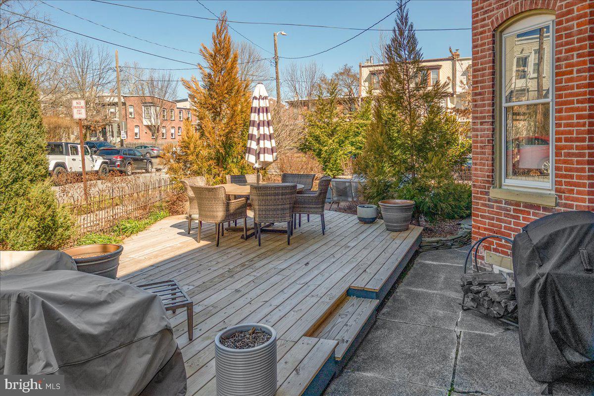 FORTY ACRES - Residential