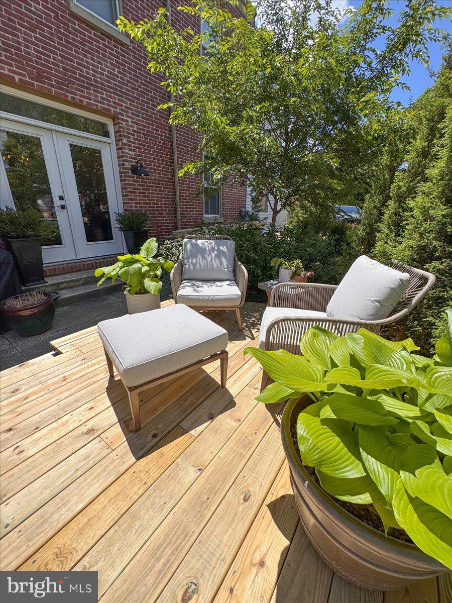 FORTY ACRES - Residential