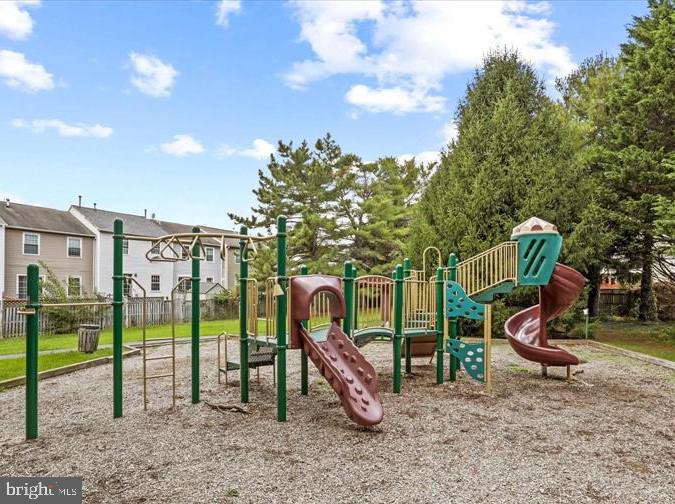 FLOWER HILL - Residential