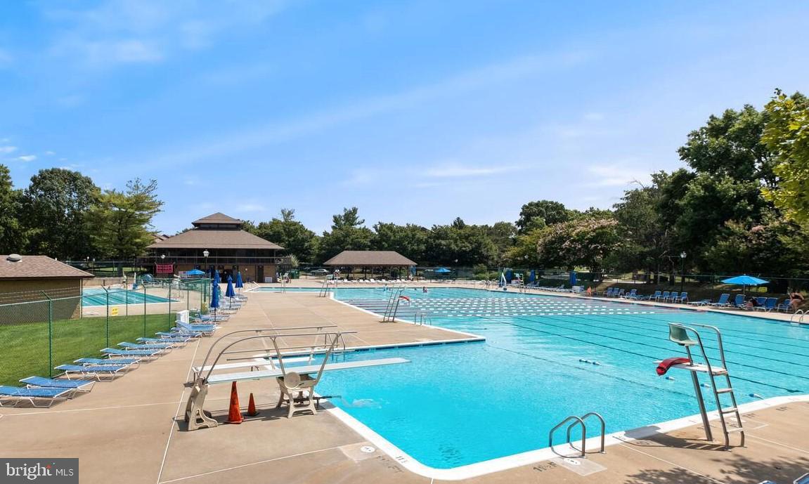 FLOWER HILL - Residential