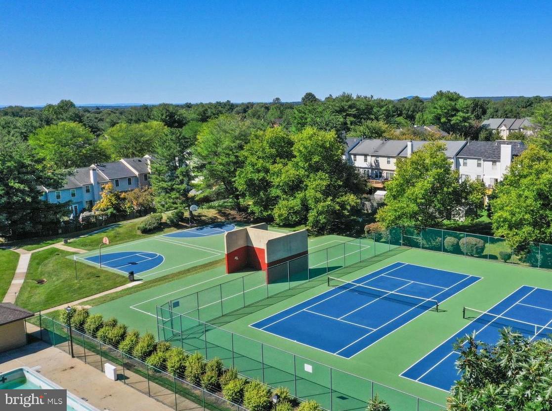 FLOWER HILL - Residential