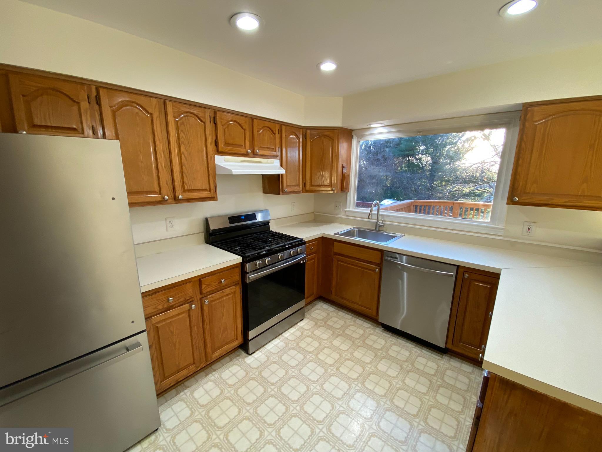 FLOWER HILL - Residential