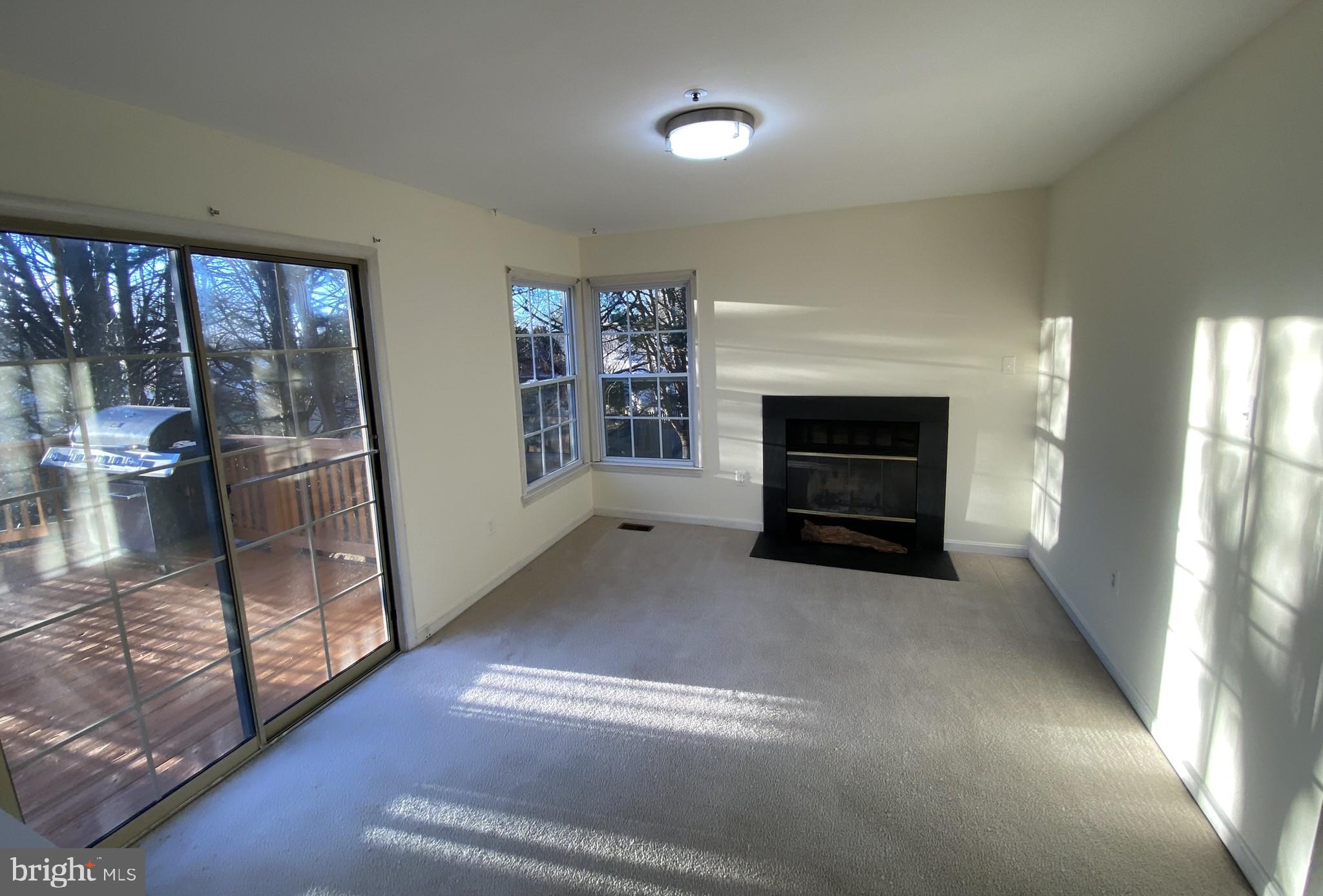 FLOWER HILL - Residential