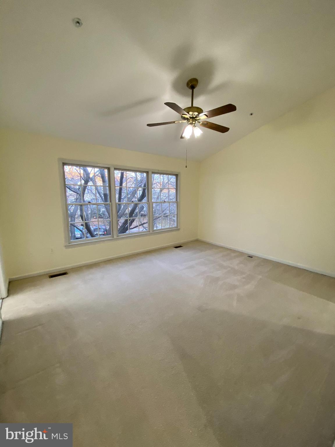 FLOWER HILL - Residential