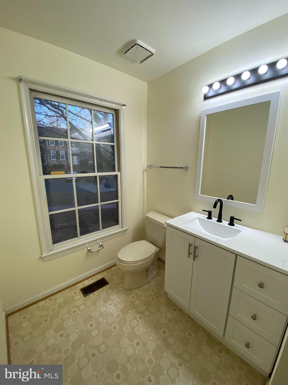 FLOWER HILL - Residential