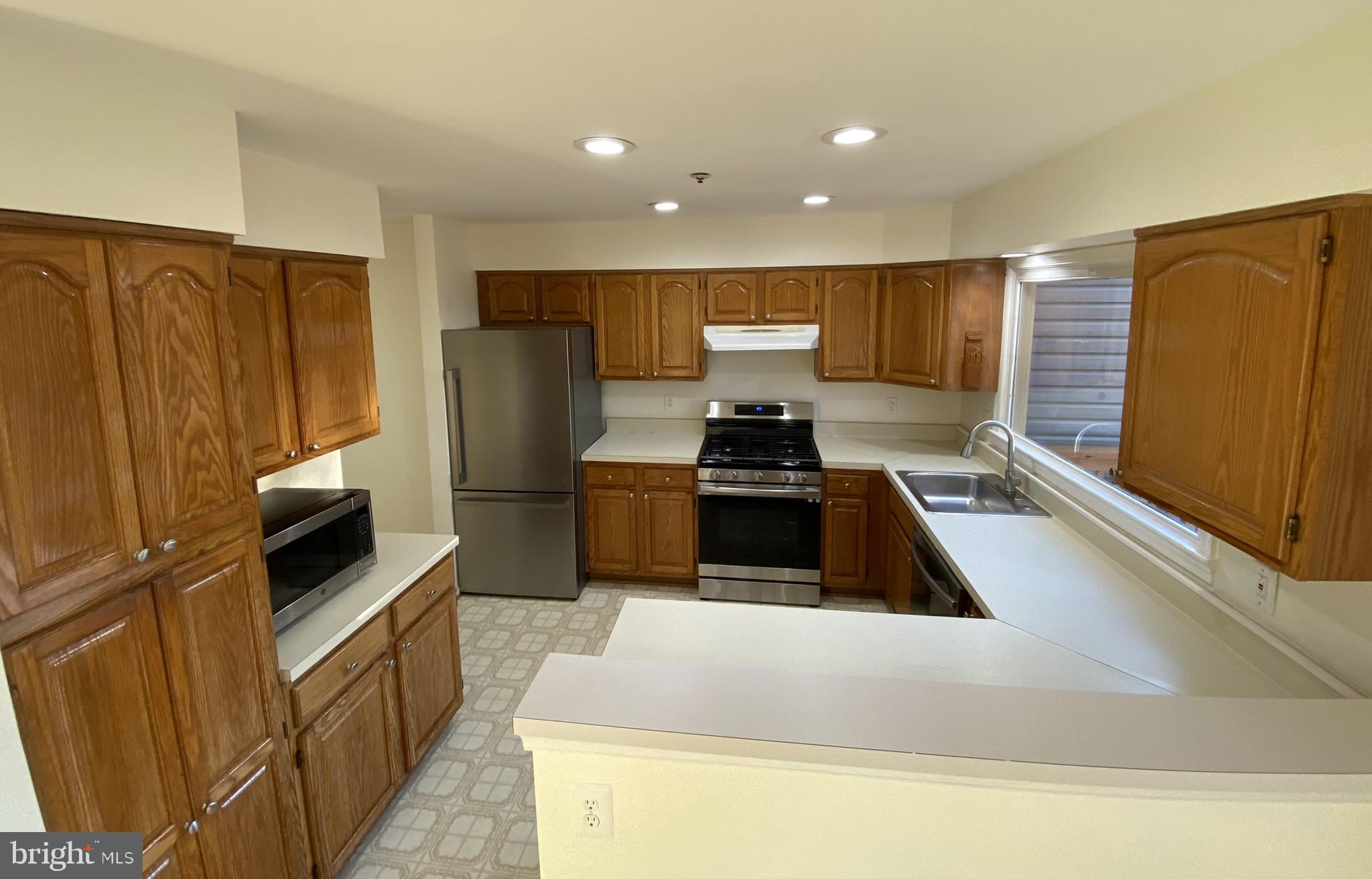 FLOWER HILL - Residential