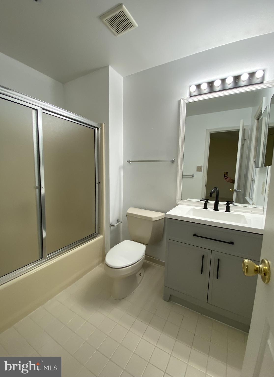 FLOWER HILL - Residential