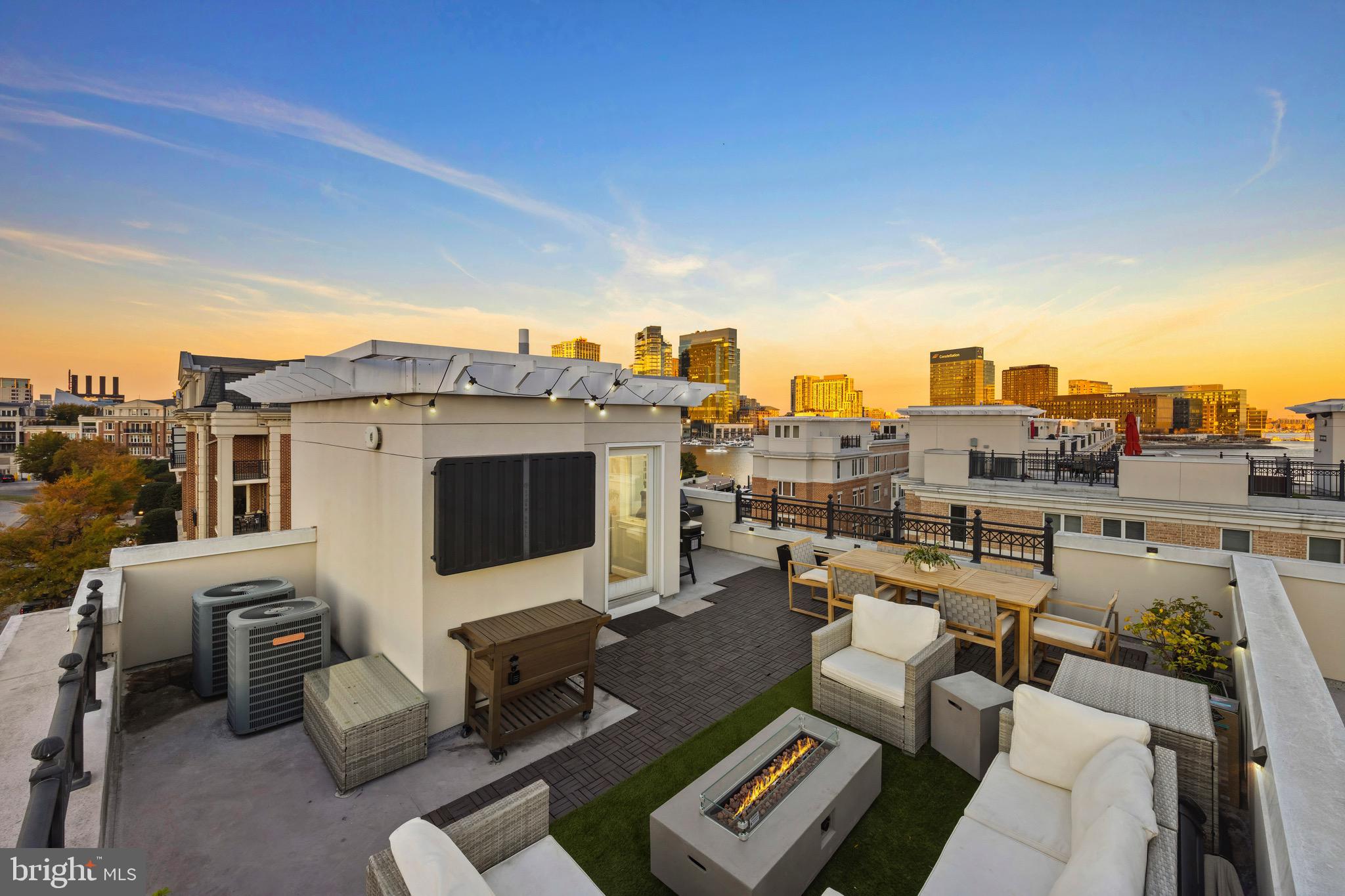 PIER HOMES AT HARBORVIEW - Residential Lease