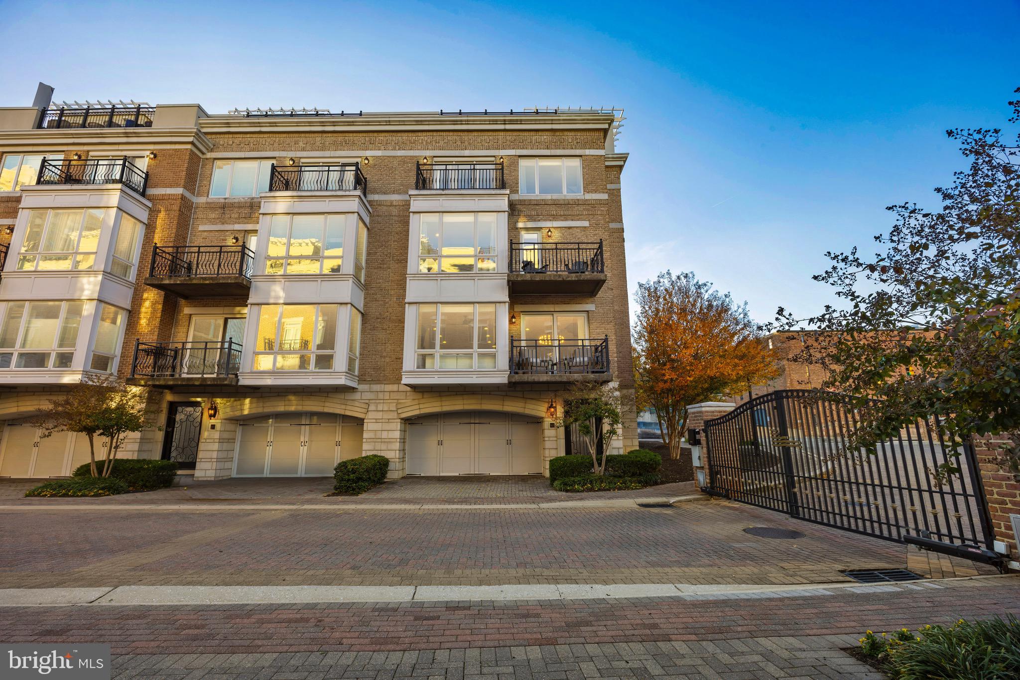 PIER HOMES AT HARBORVIEW - Residential Lease