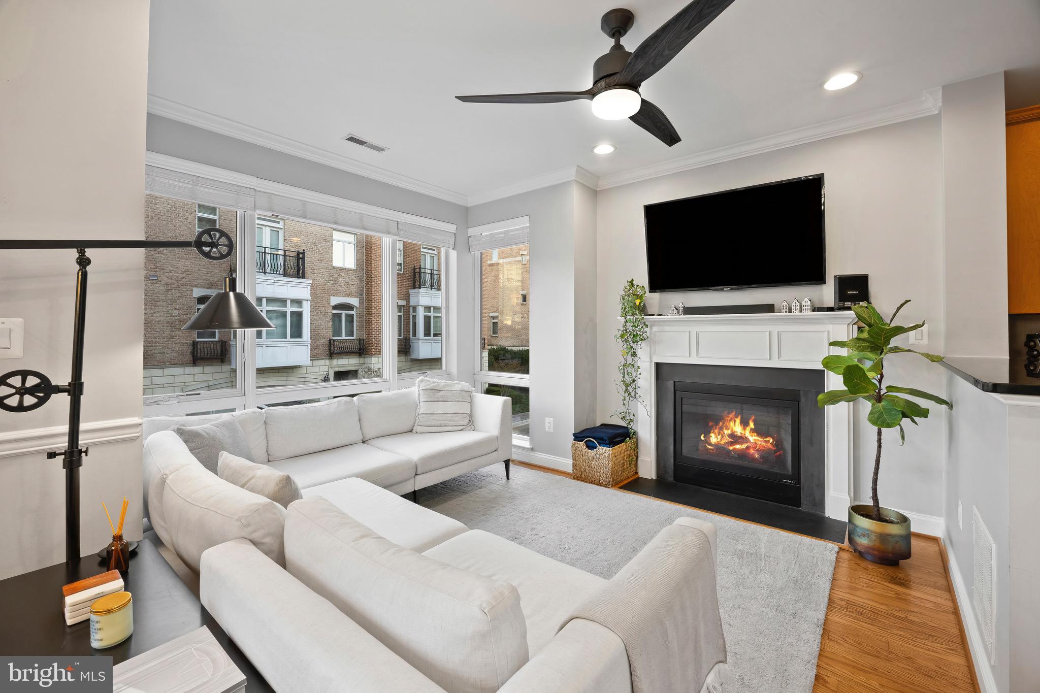 PIER HOMES AT HARBORVIEW - Residential Lease