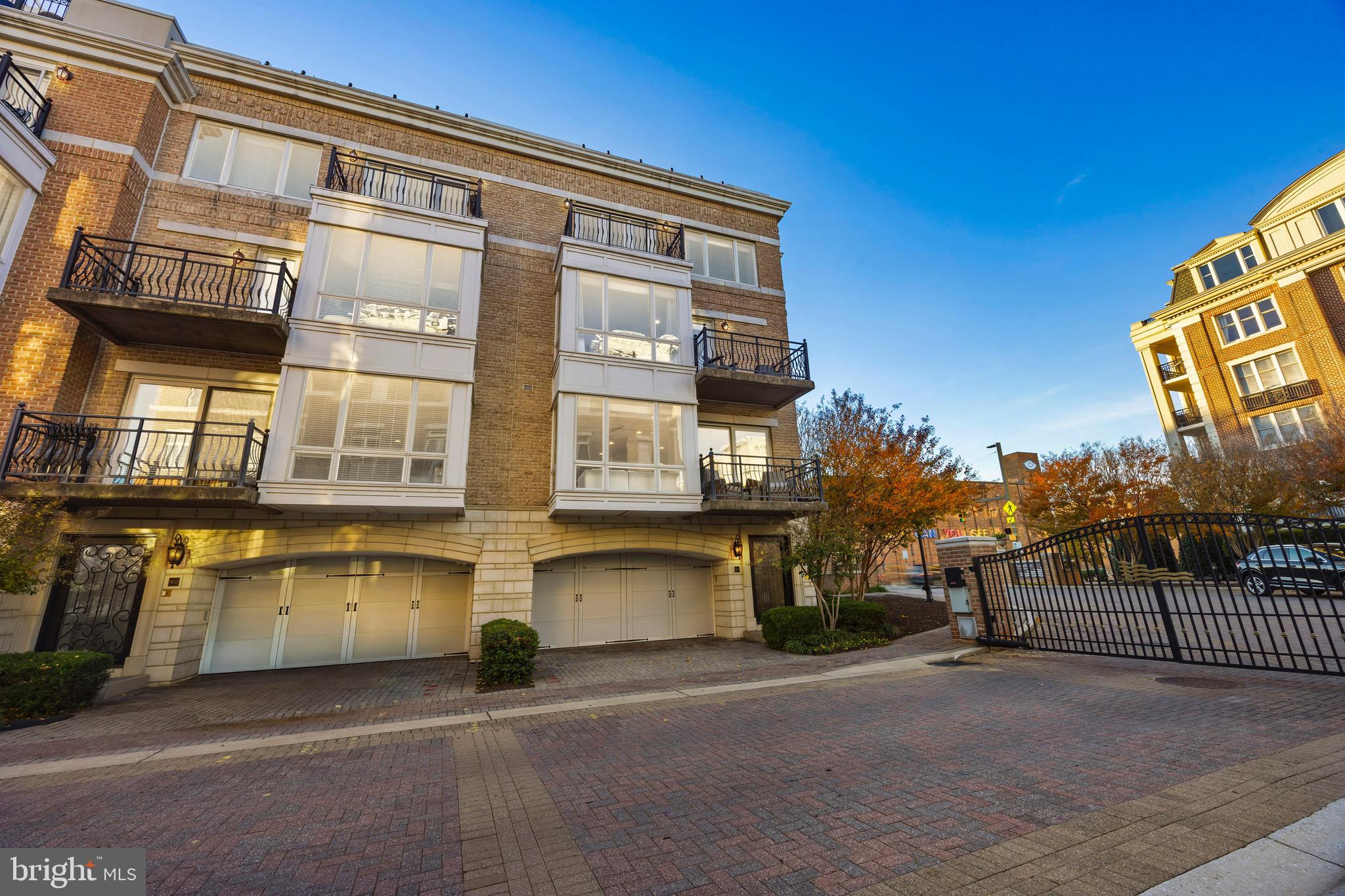 PIER HOMES AT HARBORVIEW - Residential Lease