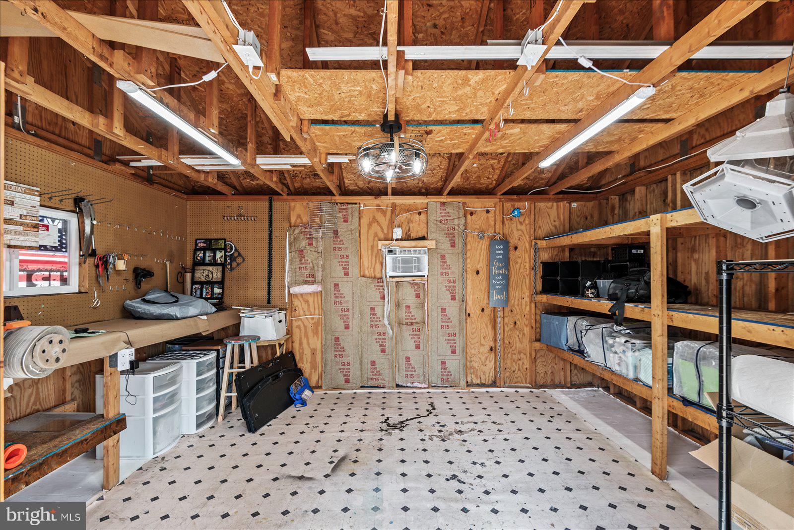 CAROLINE PINES - Residential