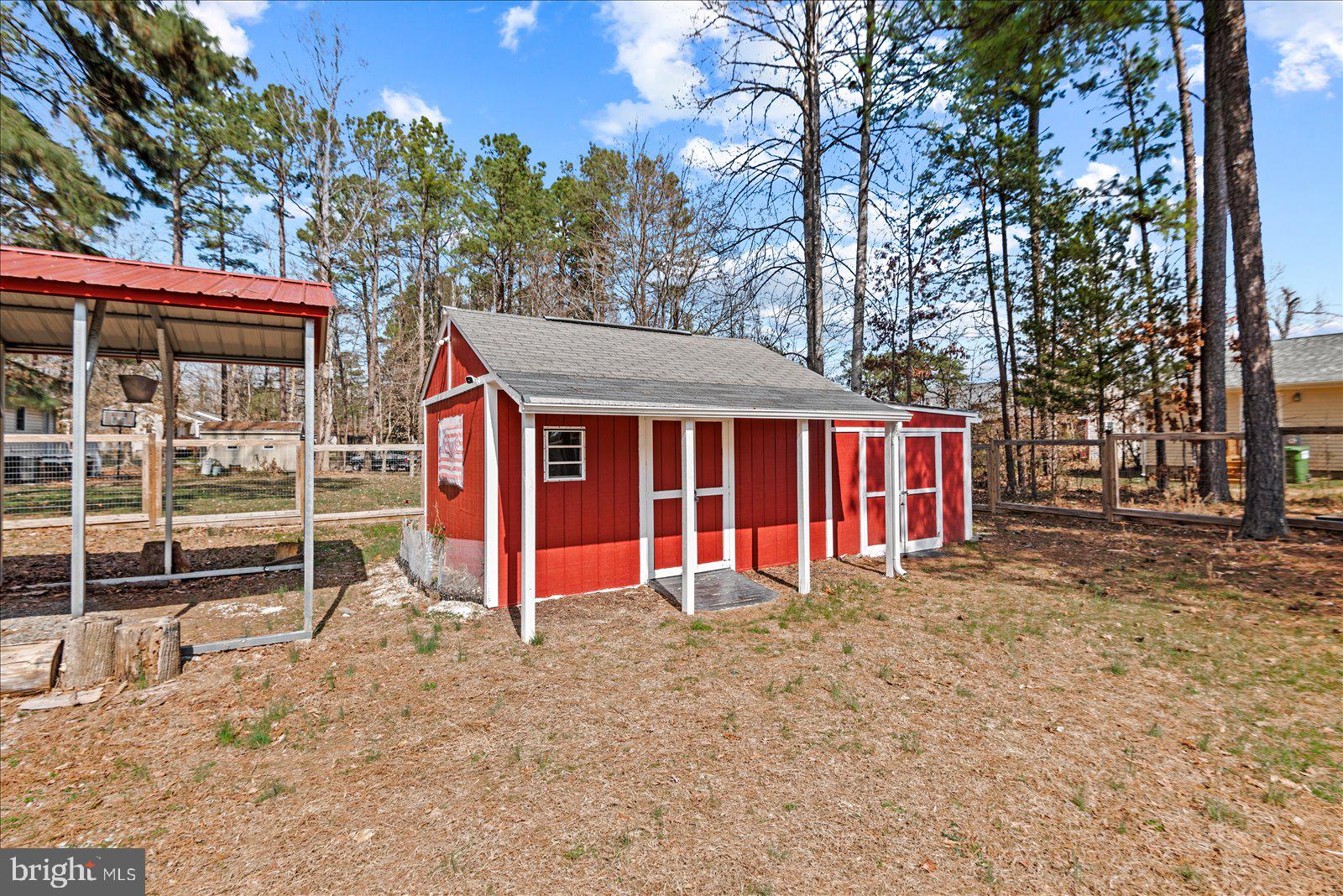 CAROLINE PINES - Residential