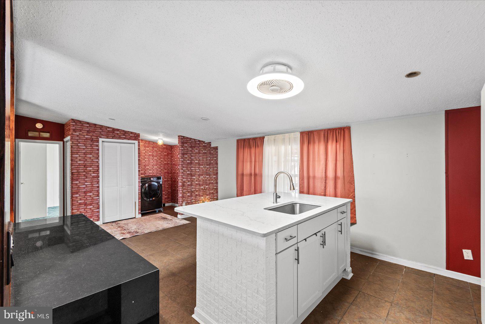 CAROLINE PINES - Residential