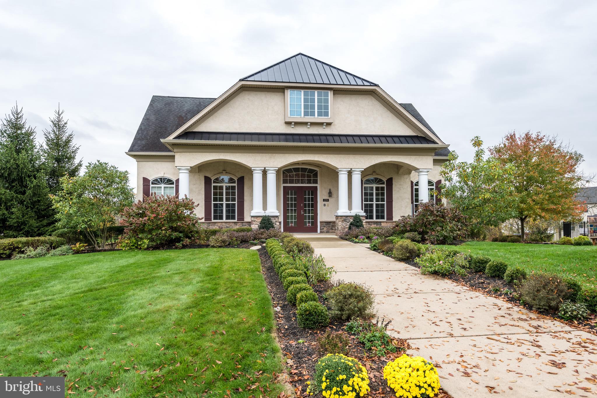 TH AT HERITAGE CNTR - Residential Lease