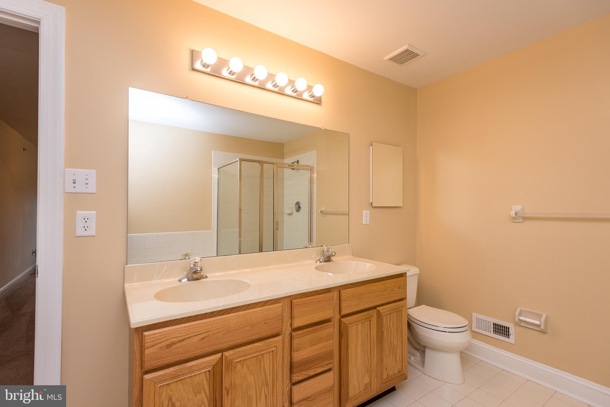 TH AT HERITAGE CNTR - Residential Lease