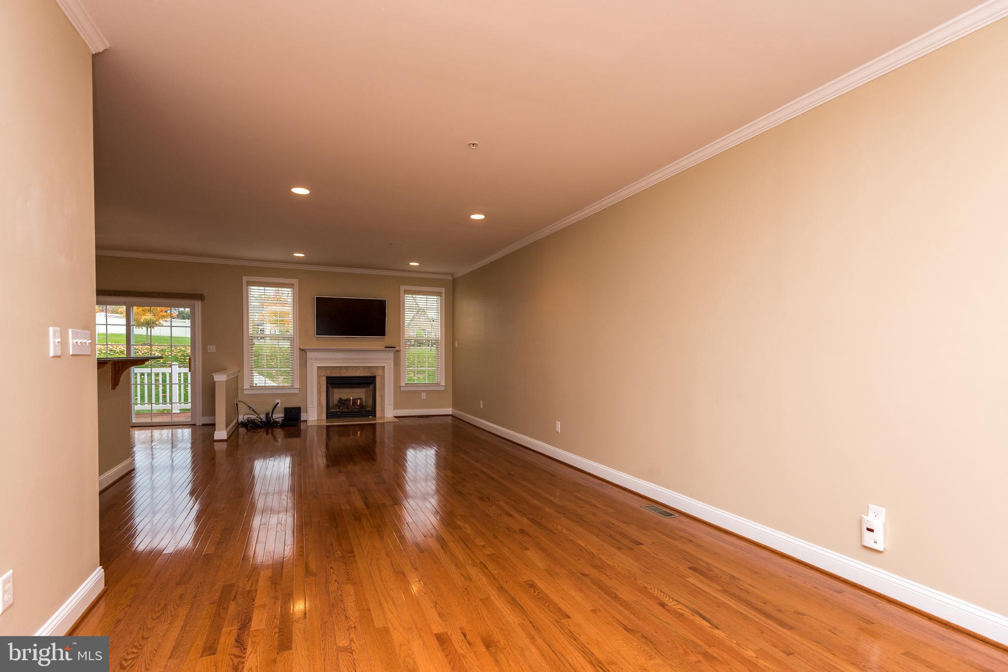 TH AT HERITAGE CNTR - Residential Lease