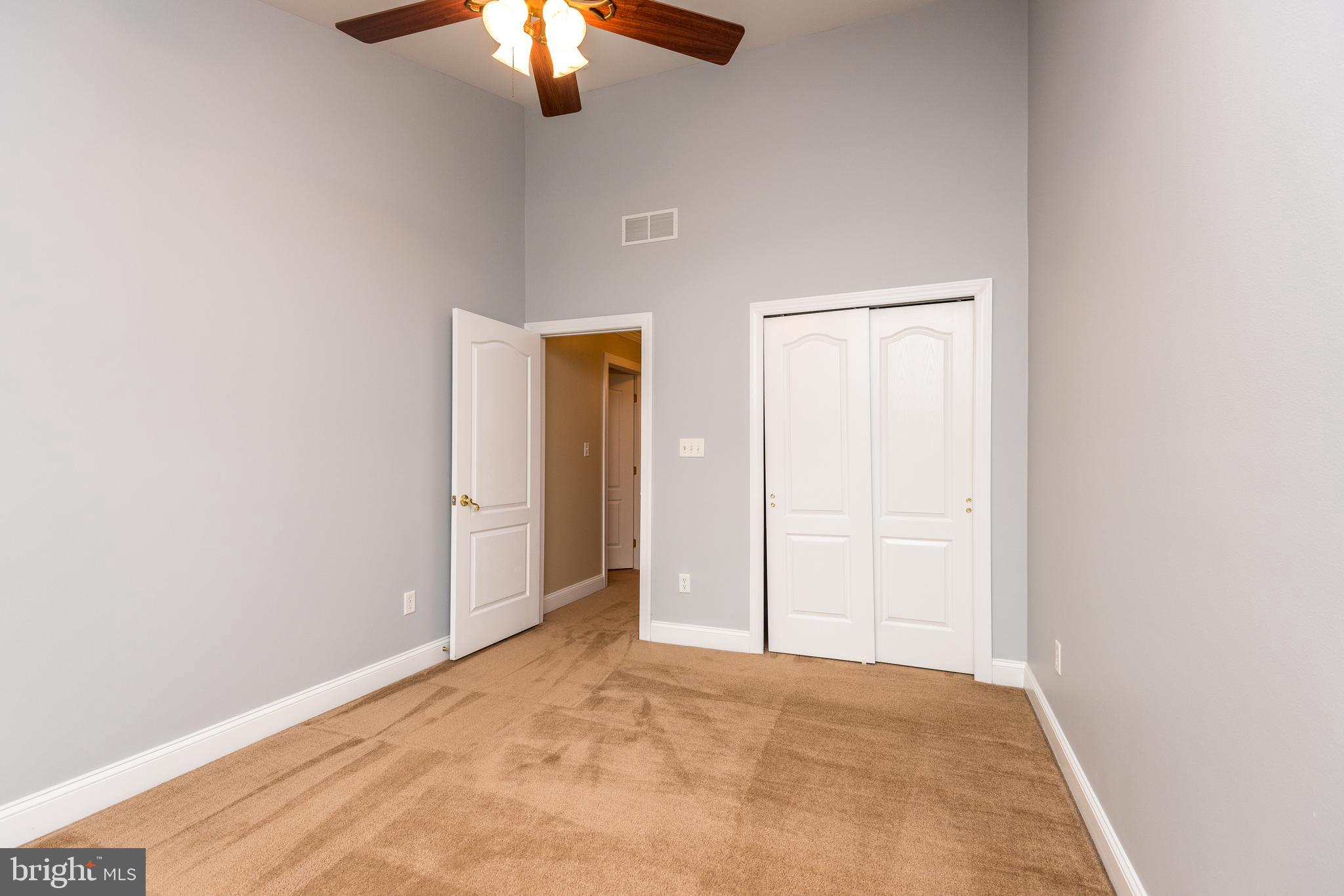 TH AT HERITAGE CNTR - Residential Lease