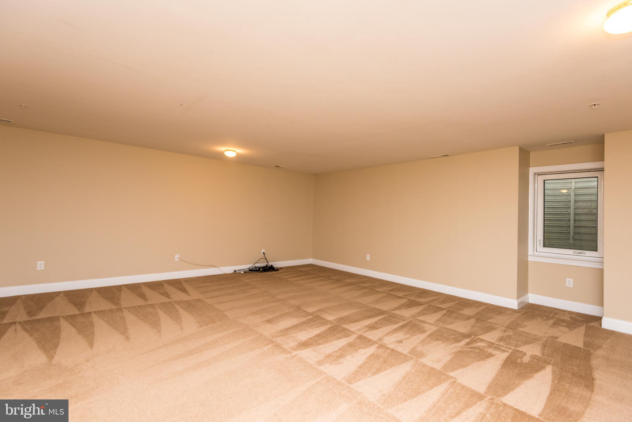 TH AT HERITAGE CNTR - Residential Lease