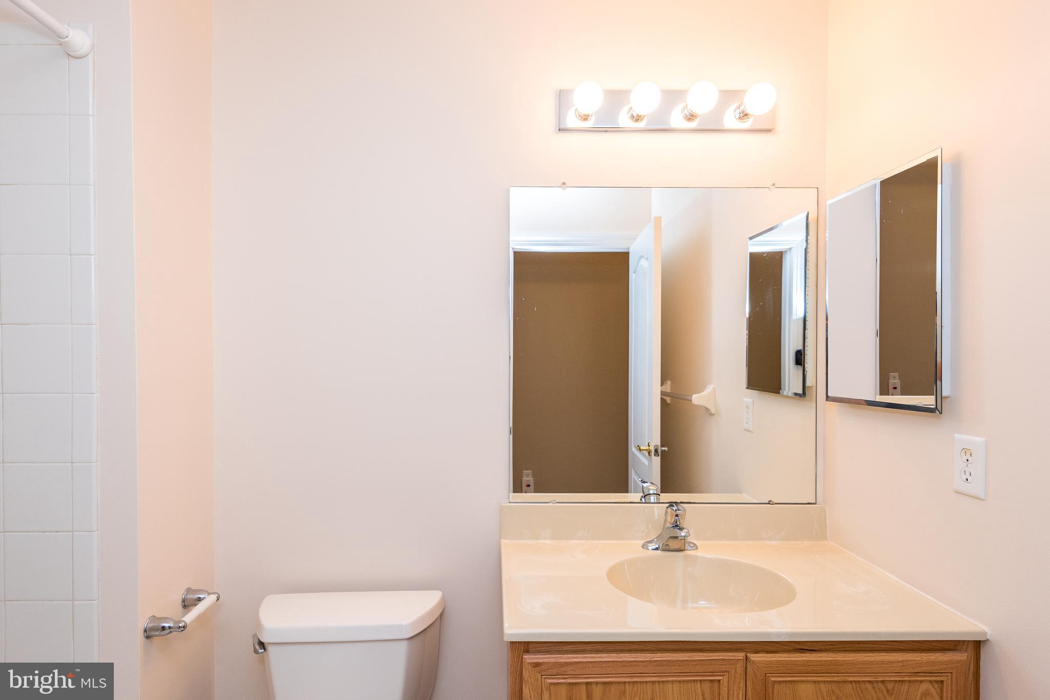 TH AT HERITAGE CNTR - Residential Lease