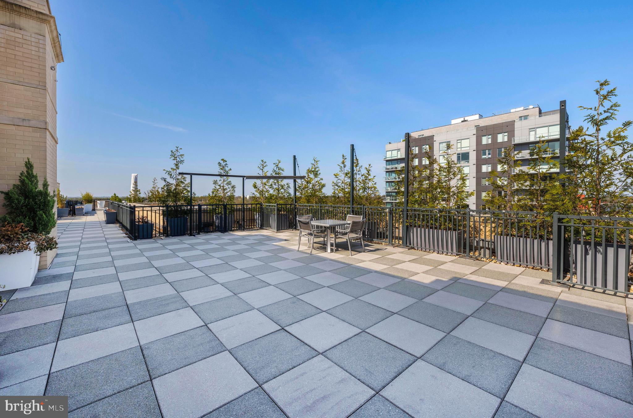 LIONSGATE - Residential