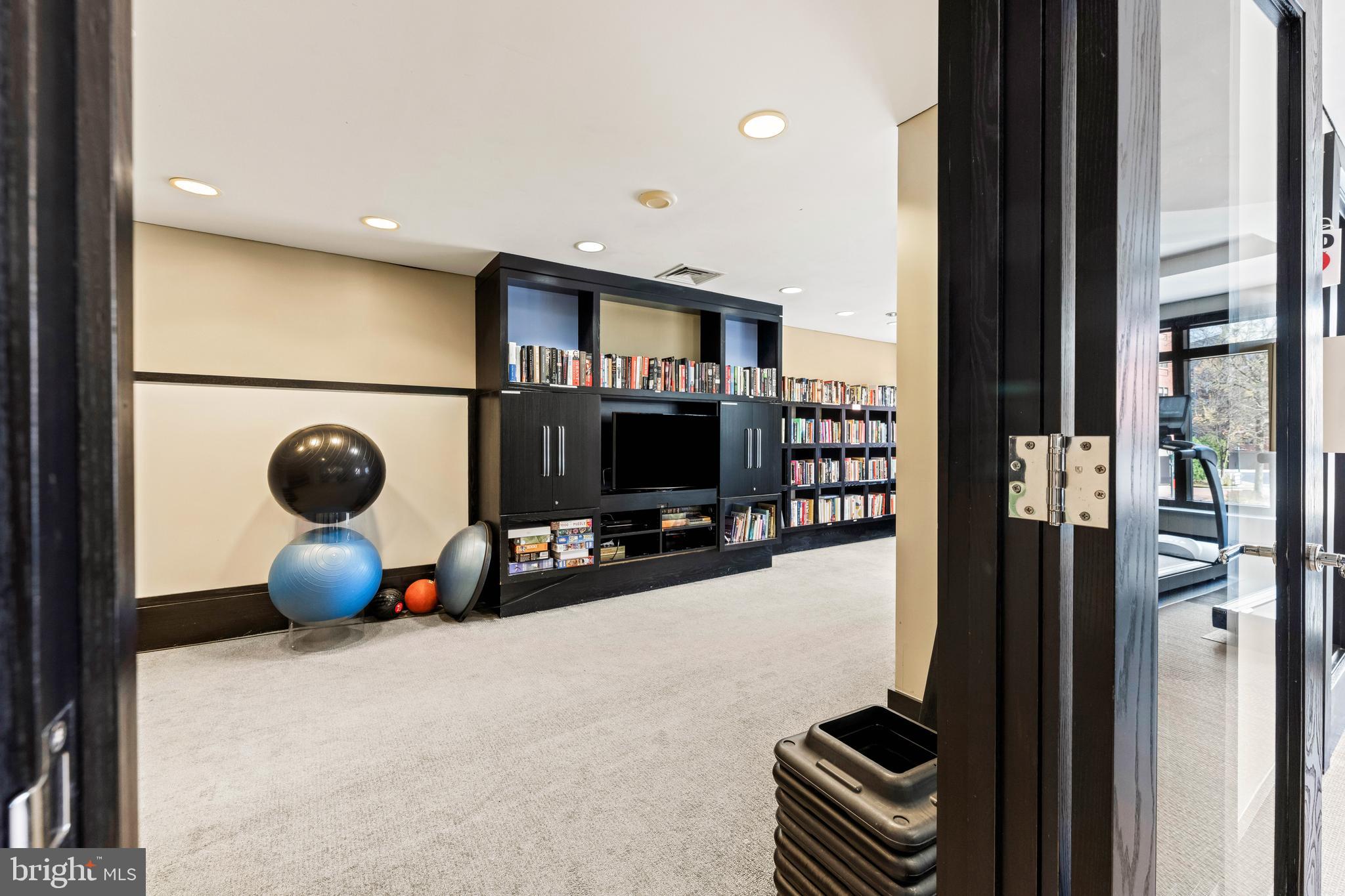 LIONSGATE - Residential