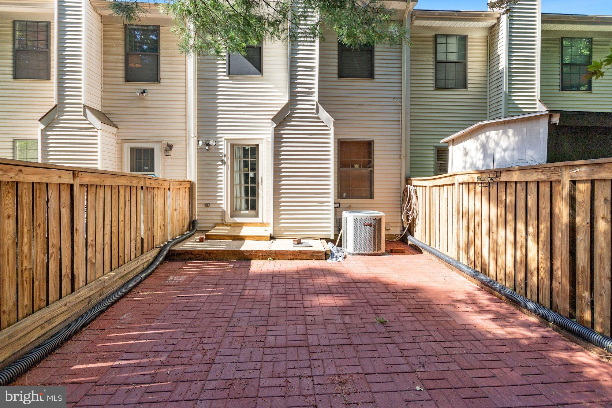 LAUREL LAKES - Residential Lease