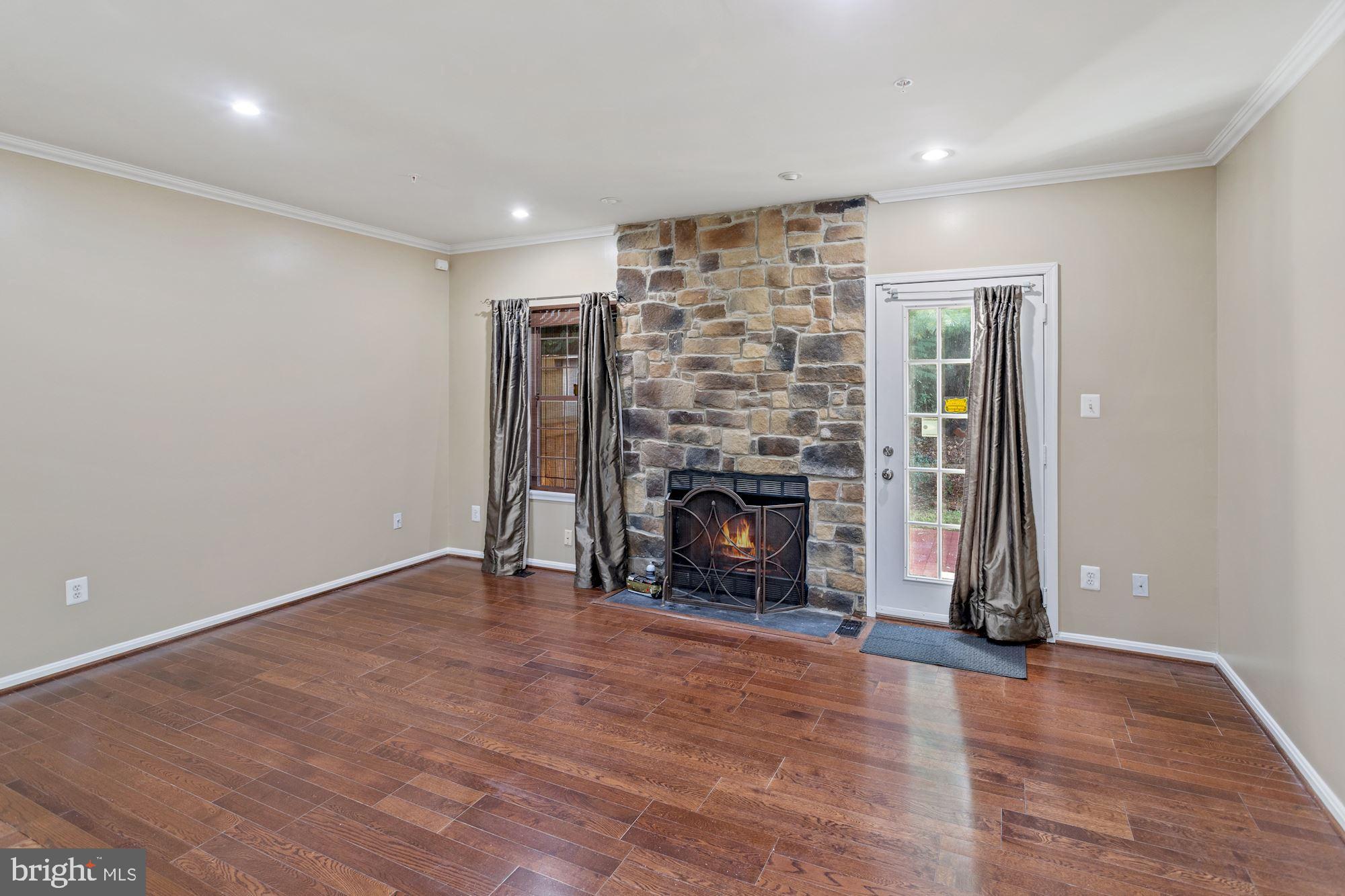 LAUREL LAKES - Residential Lease