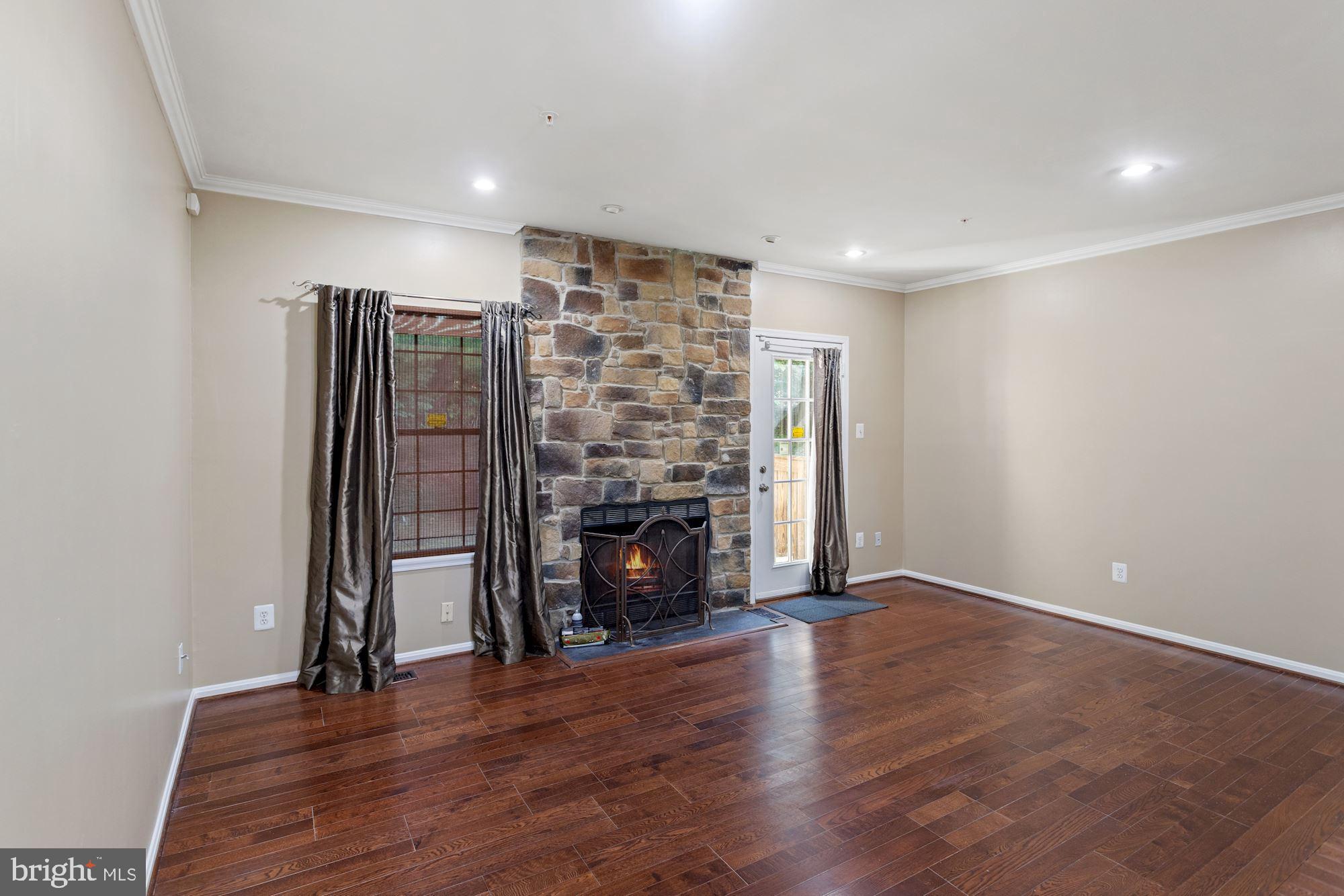 LAUREL LAKES - Residential Lease