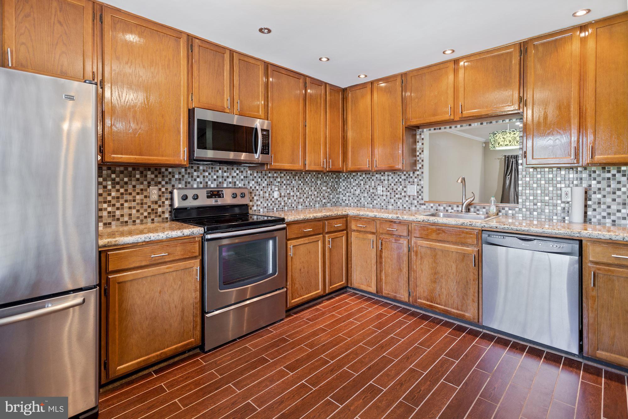 LAUREL LAKES - Residential Lease