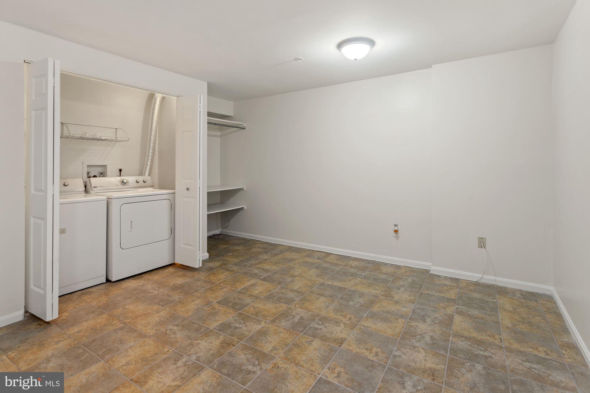 LAUREL LAKES - Residential Lease