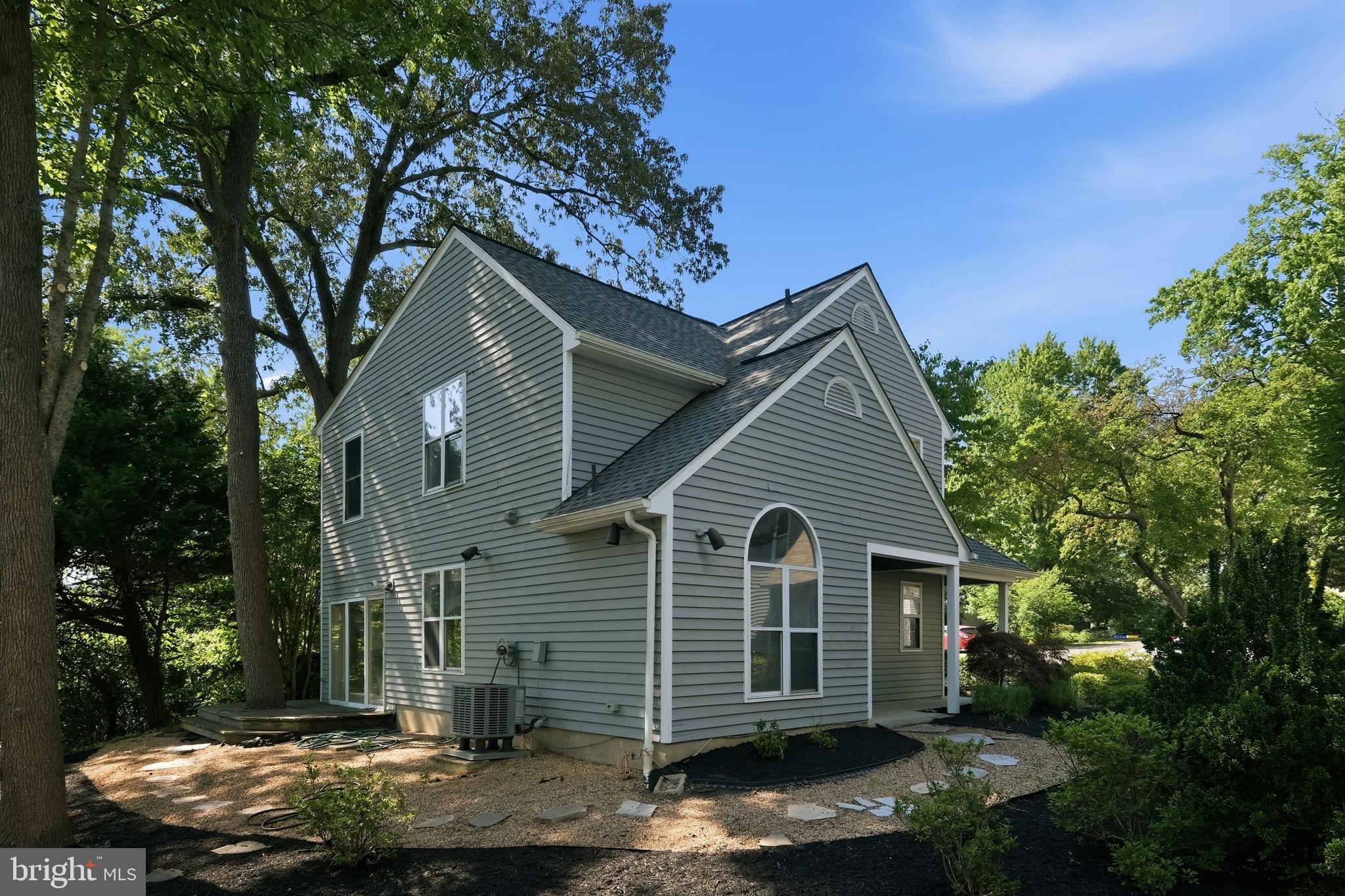 1529 RITCHIE LANE