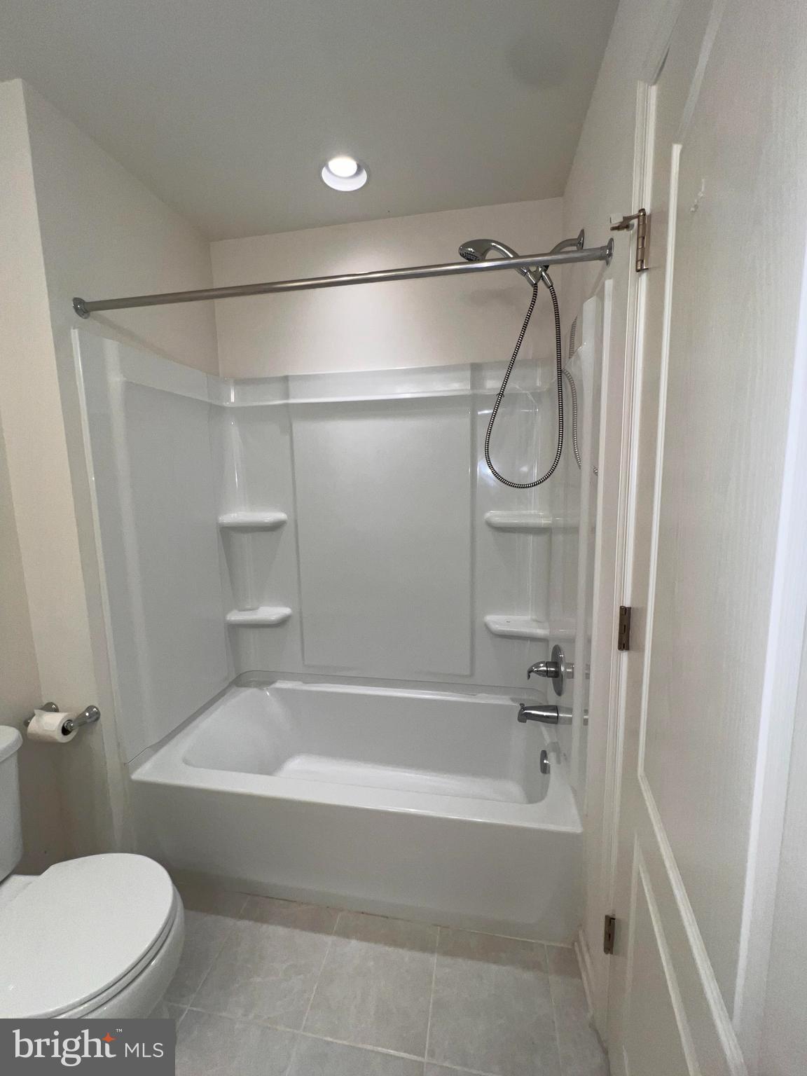 BRIAR RUN - Residential Lease