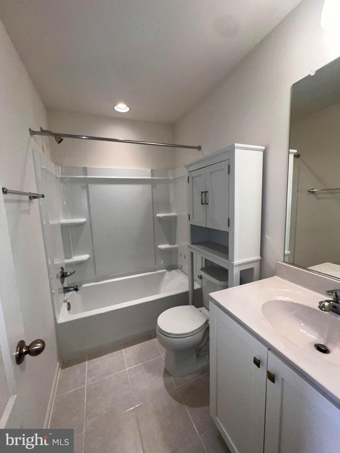 BRIAR RUN - Residential Lease