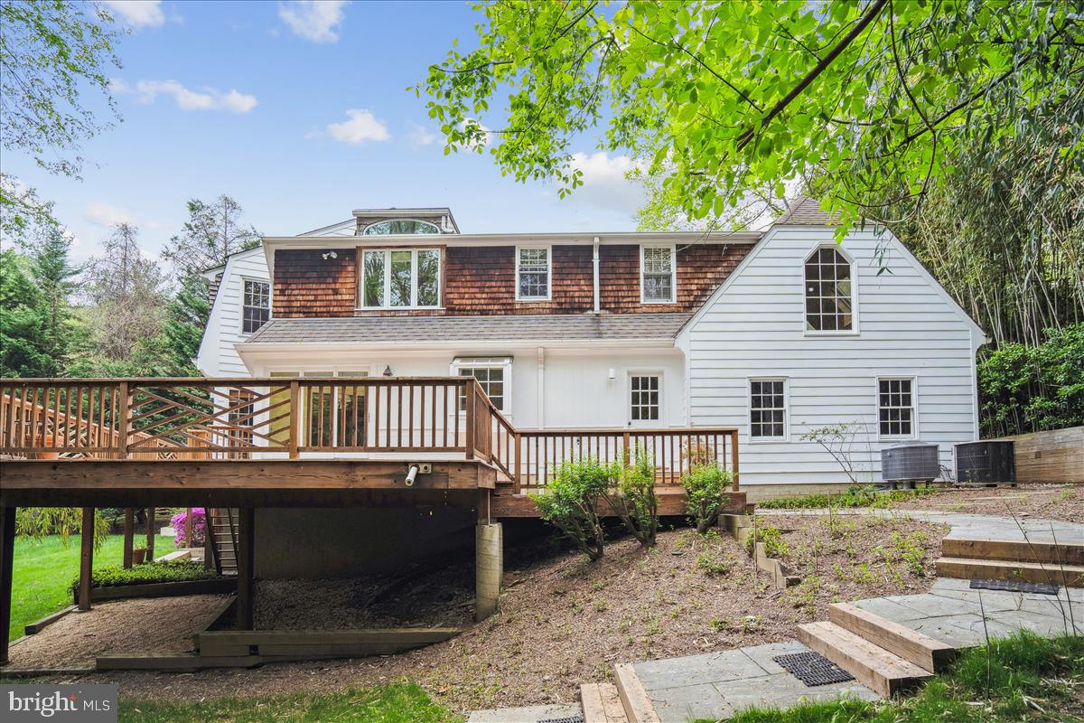 BRADLEY HILLS GROVE - Residential