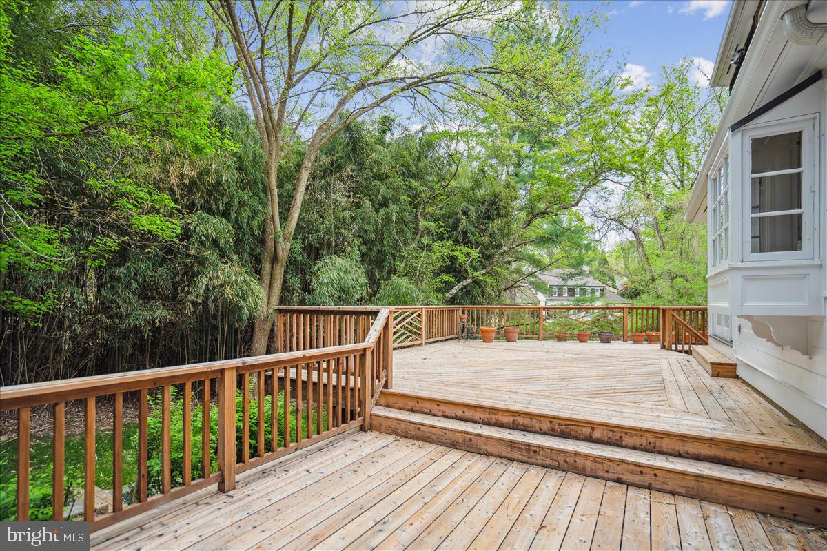 BRADLEY HILLS GROVE - Residential