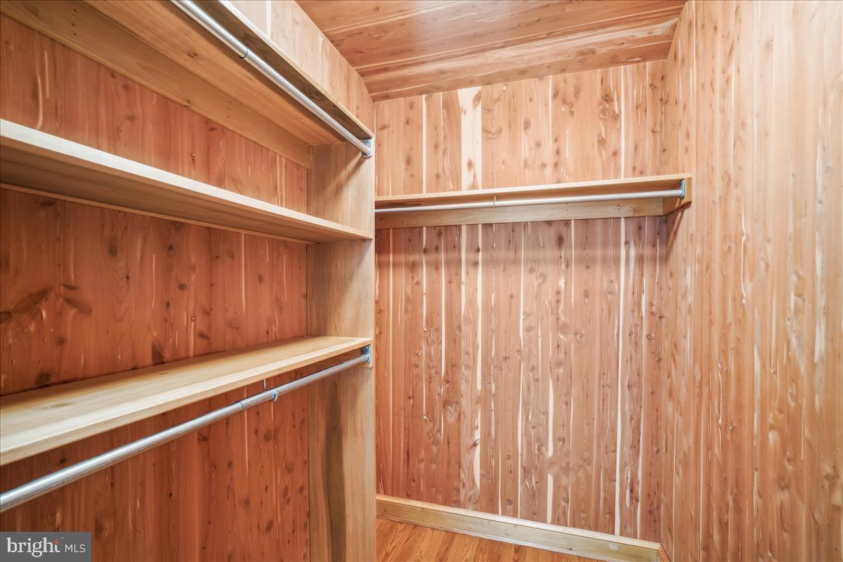 BRADLEY HILLS GROVE - Residential