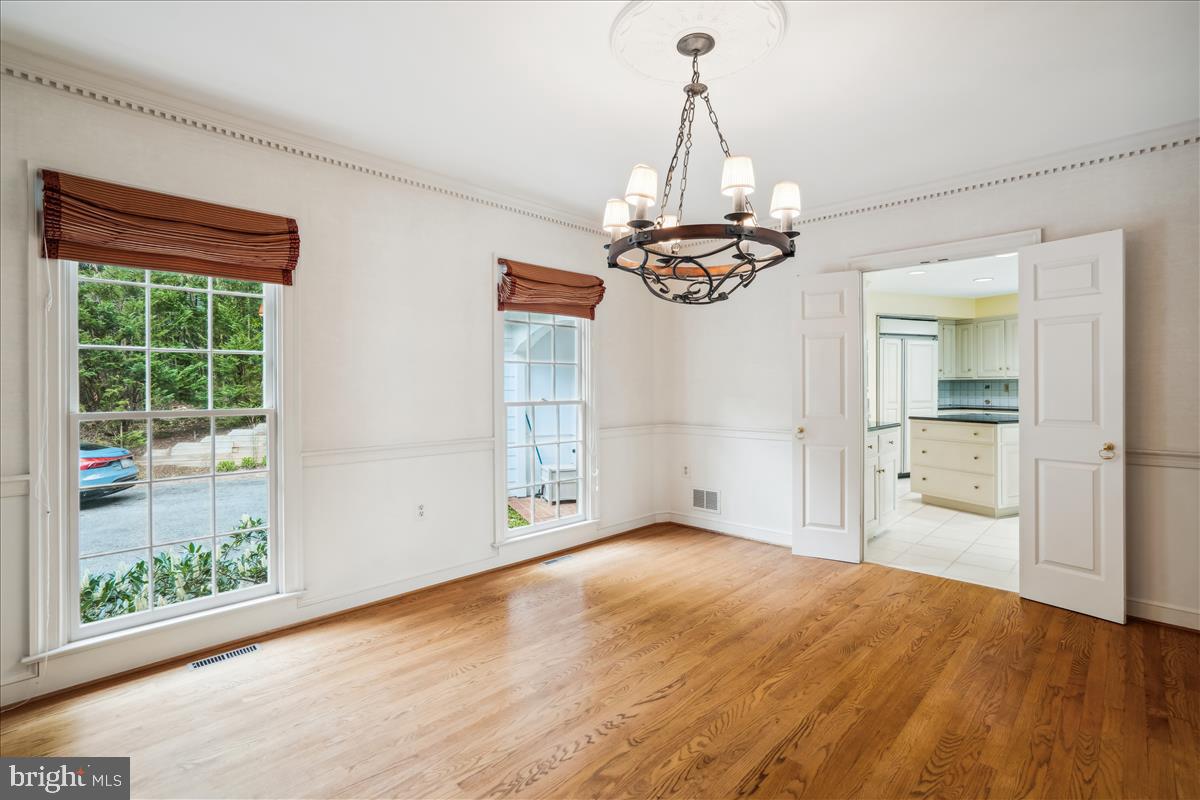 BRADLEY HILLS GROVE - Residential