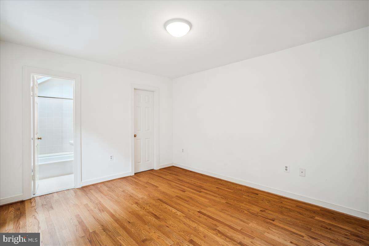 BRADLEY HILLS GROVE - Residential