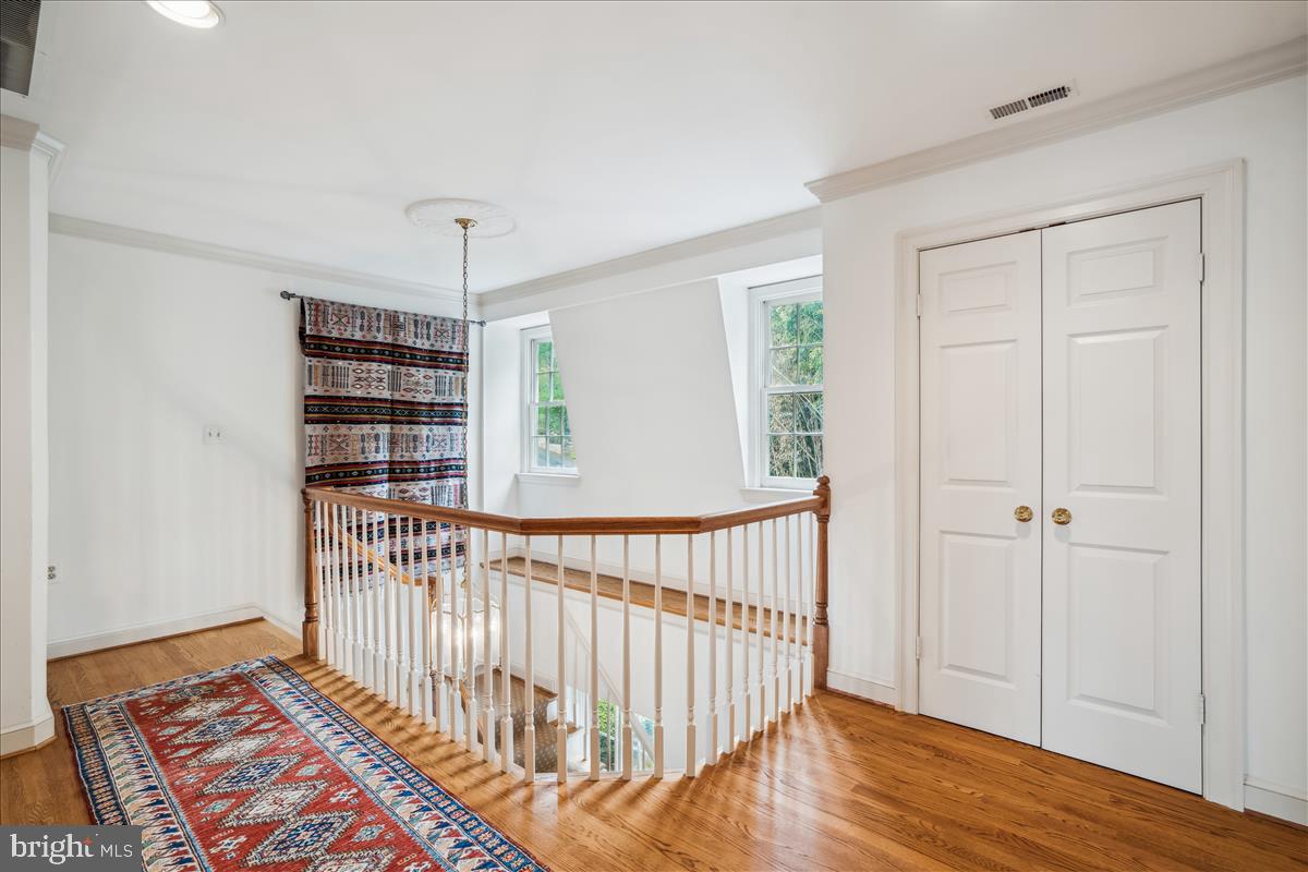 BRADLEY HILLS GROVE - Residential