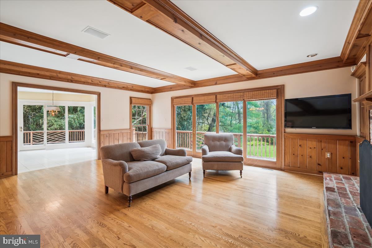 BRADLEY HILLS GROVE - Residential