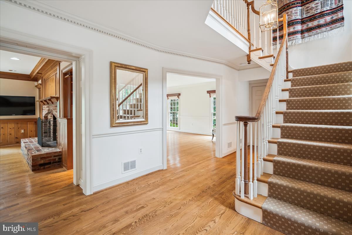 BRADLEY HILLS GROVE - Residential