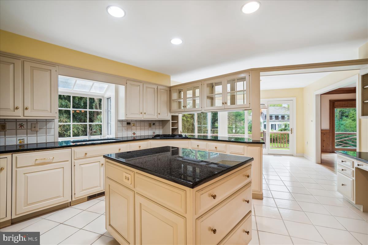 BRADLEY HILLS GROVE - Residential