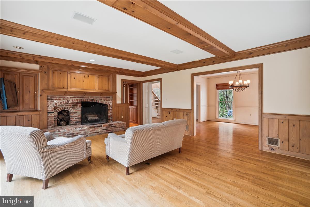 BRADLEY HILLS GROVE - Residential