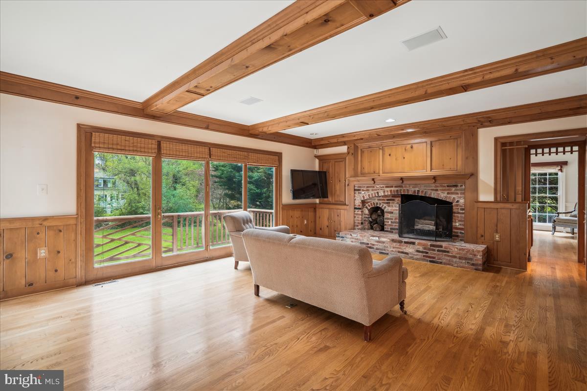 BRADLEY HILLS GROVE - Residential