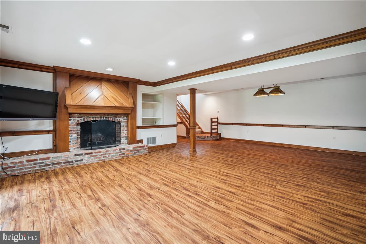 BRADLEY HILLS GROVE - Residential