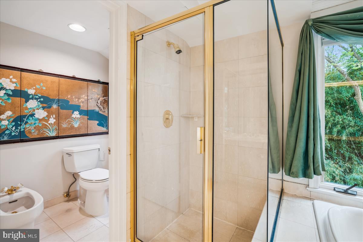 BRADLEY HILLS GROVE - Residential