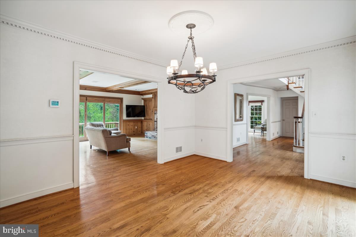 BRADLEY HILLS GROVE - Residential